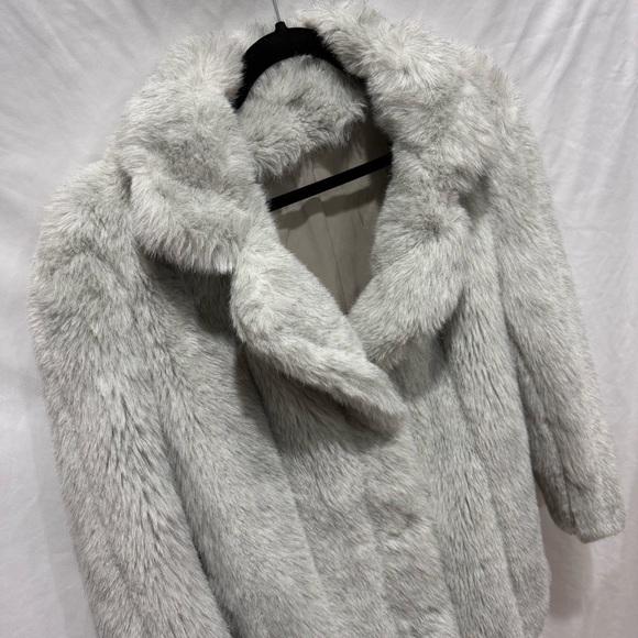 Vintage Faux Fur Coat Plush Warm USA Made Old Money Mob Wife Grandmacore Winter - Picture 3 of 16